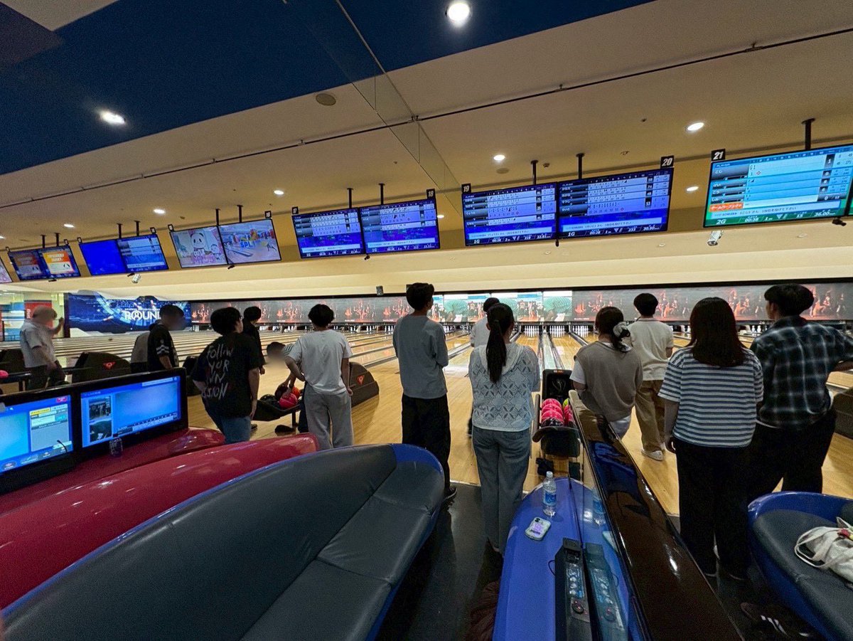 Nanzan_Full's tweet photo. 【活動記録】

先日、ボーリング交流会を開催しました！🎳

新しく入サーしてくれる方もいて、とてもうれしかったです☺️✨

参加し��くださった皆さん、ありがとうございました！！

今後も楽しいイベントを企画していくので、ぜひ参加してください！🙌 https://t.co/44Q1WBo2U6