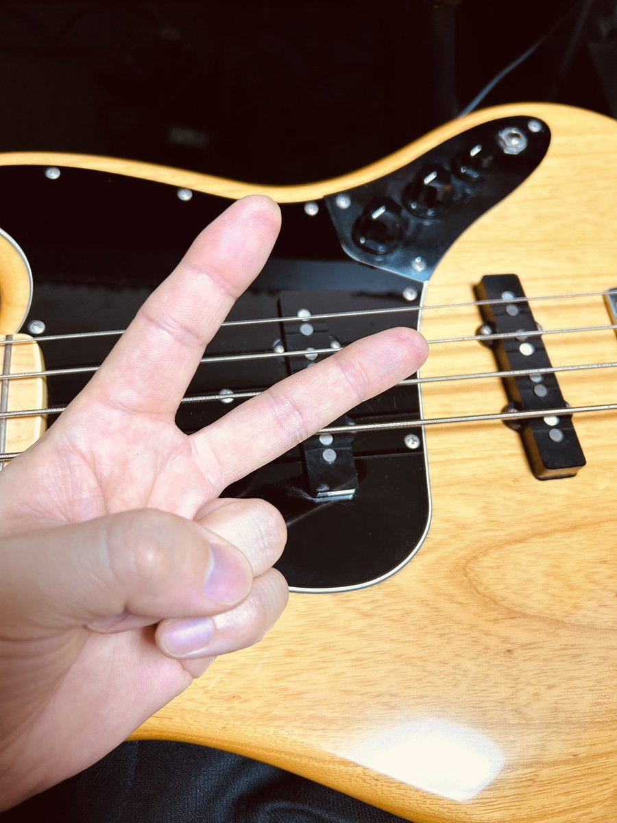 Ryu1Sentimental's tweet photo. １曲１時間ほどで録り終えた！

俺も成長したなぁ☺️
何というか脱力の妙じゃ。 https://t.co/bC70XQBx6h