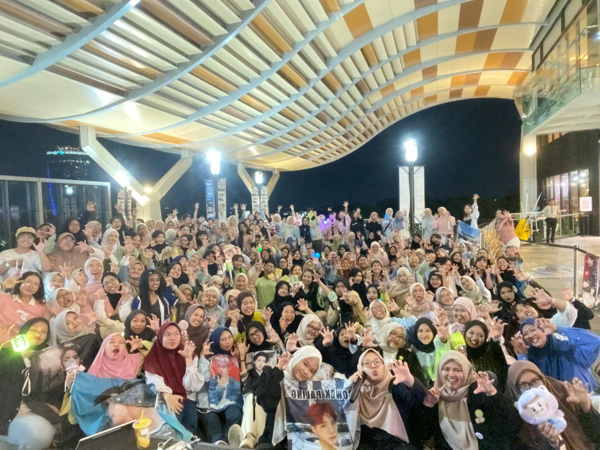 eventkpopzone's tweet photo. Noraebang Se-kompleks Vol 2 📸 https://t.co/LAj1Ev39Dp