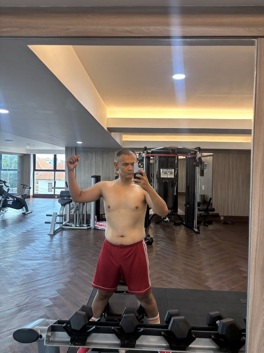 tan_hanzi's tweet photo. Kasih semangat donk , Biyar bisa komit dan konsisten 🥲 https://t.co/MvZxk8QtPL