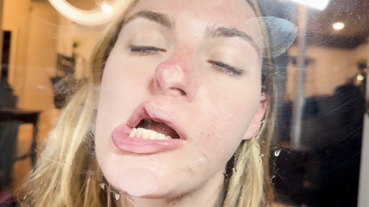 plexiglassclips's tweet photo. PGP With Tyler Lynn FULL CLIP

Tyler Lynn sits behind the plexiglass. She shows off her adorable cheeks, long lashes and gorgeous facial features, she begins pressing her face against the plexiglass. Check out this silly sexy girl-next-door vixen as she moans, groans &amp; giggles ;p https://t.co/rzphrtoM6w