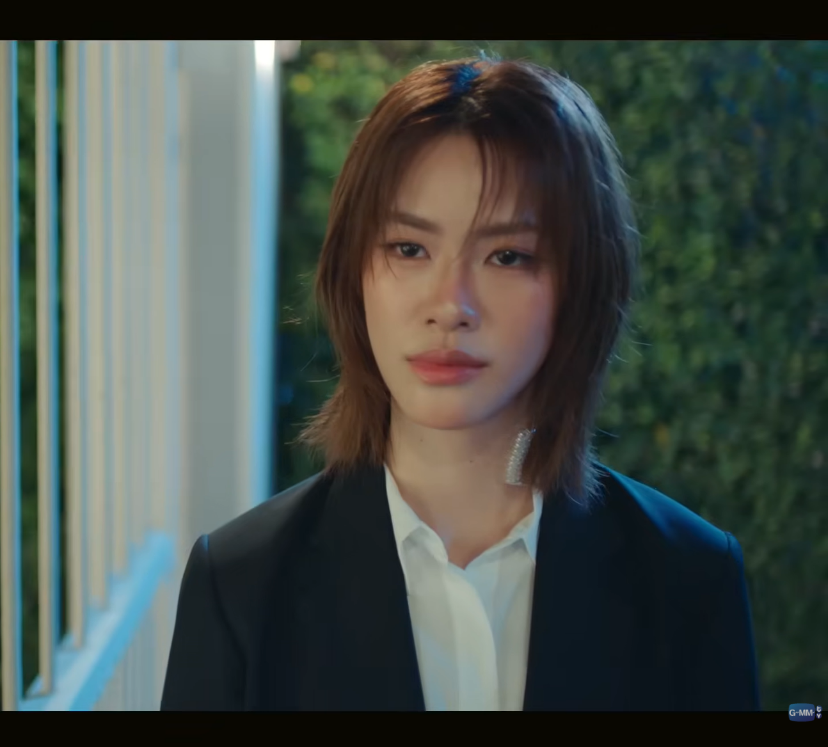 Rosemome's tweet photo. Khun Thee you gotta stop hiring attractive bodyguards 😂😂😂#PeachAndMeSeries https://t.co/1fEBJ9KJNd