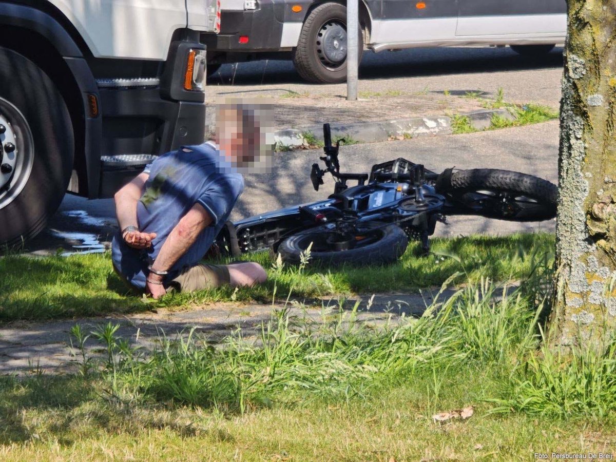 Verkeersruzie tussen vrachtwagenchauffeur en fatbiker loopt uit op bedreiging en verwonding met hakbijl in Ulft