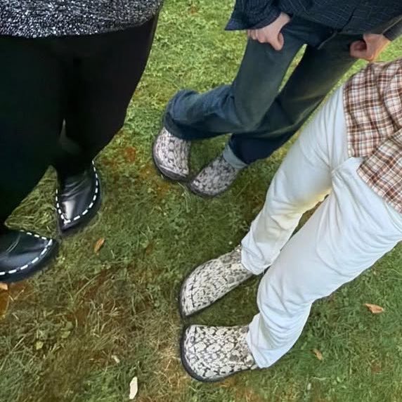 heycoertis's tweet photo. their feet are frying me 😭😭😭😭😂 https://t.co/AmypNcQoW8