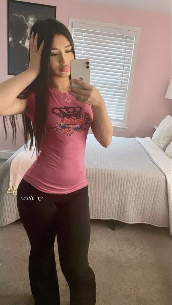 Emma tweet media