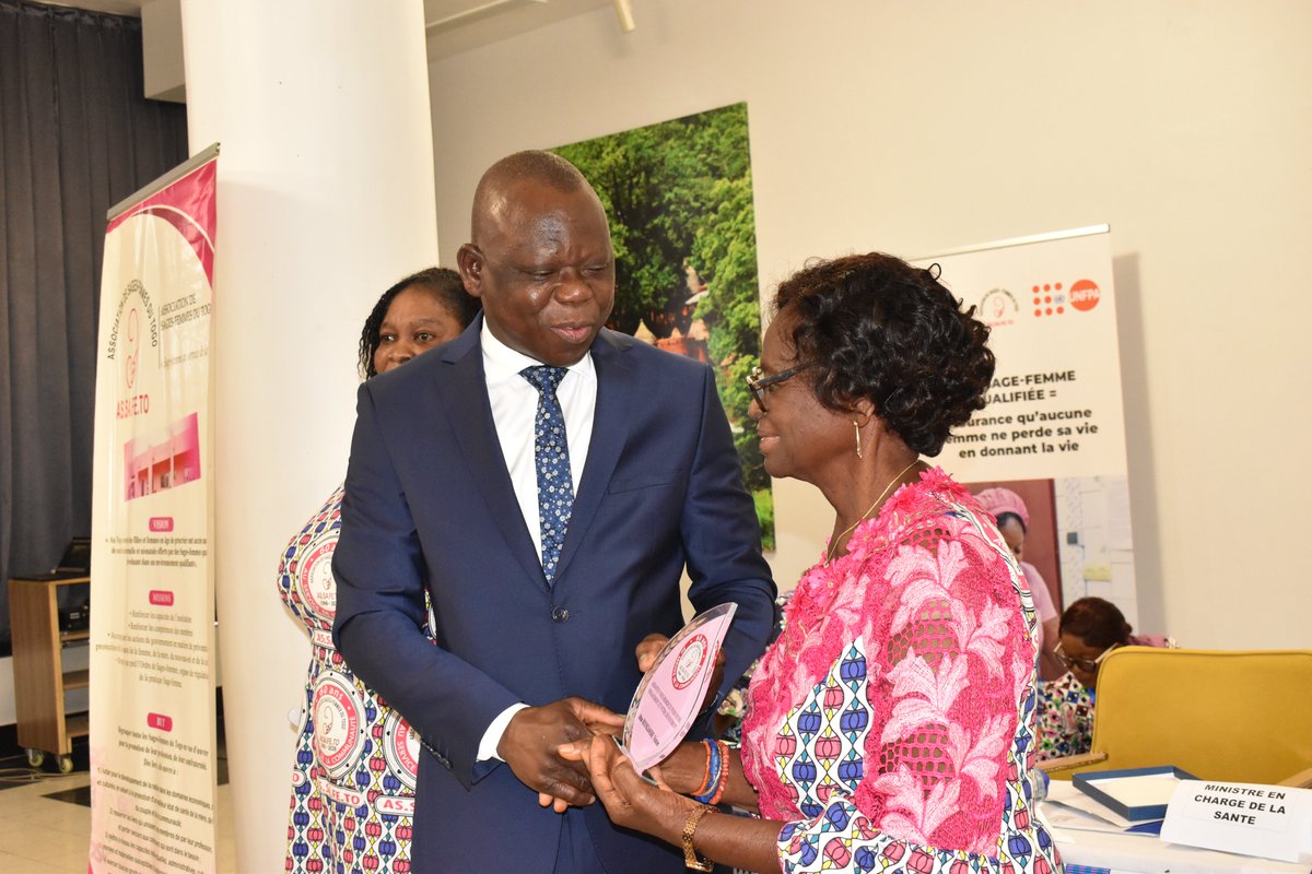 accesauxsoinsTg's tweet photo. 2e Journées #scientifiques de l’#ASSAFETO : les sages-femmes au cœur du combat pour la survie #maternelle et #néonatale.
Lire l'article👇
🔗https://t.co/v9dxbGuMHS
#Togo #MSHPCSUA #Santedelamereetlenfant https://t.co/mFbqFPuyj5