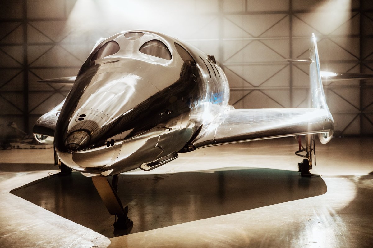 VIVogueArena's tweet photo. @WhiteHouse⚓️⛽️ -@VIVogueArena, @virgingalactic, @hyperlooptt, @HyperloopPlaza, @Hyperloop, @virginhotelschi, @VirginHotelsLV, @NASAVoyager, @VirginVoyages, @voguemagazine, @VogueRunway, The Spaceship #Company #Service after #VSS Unity completes its. https://t.co/2TPGLj2HfI https://t.co/ODK0jvj6CL