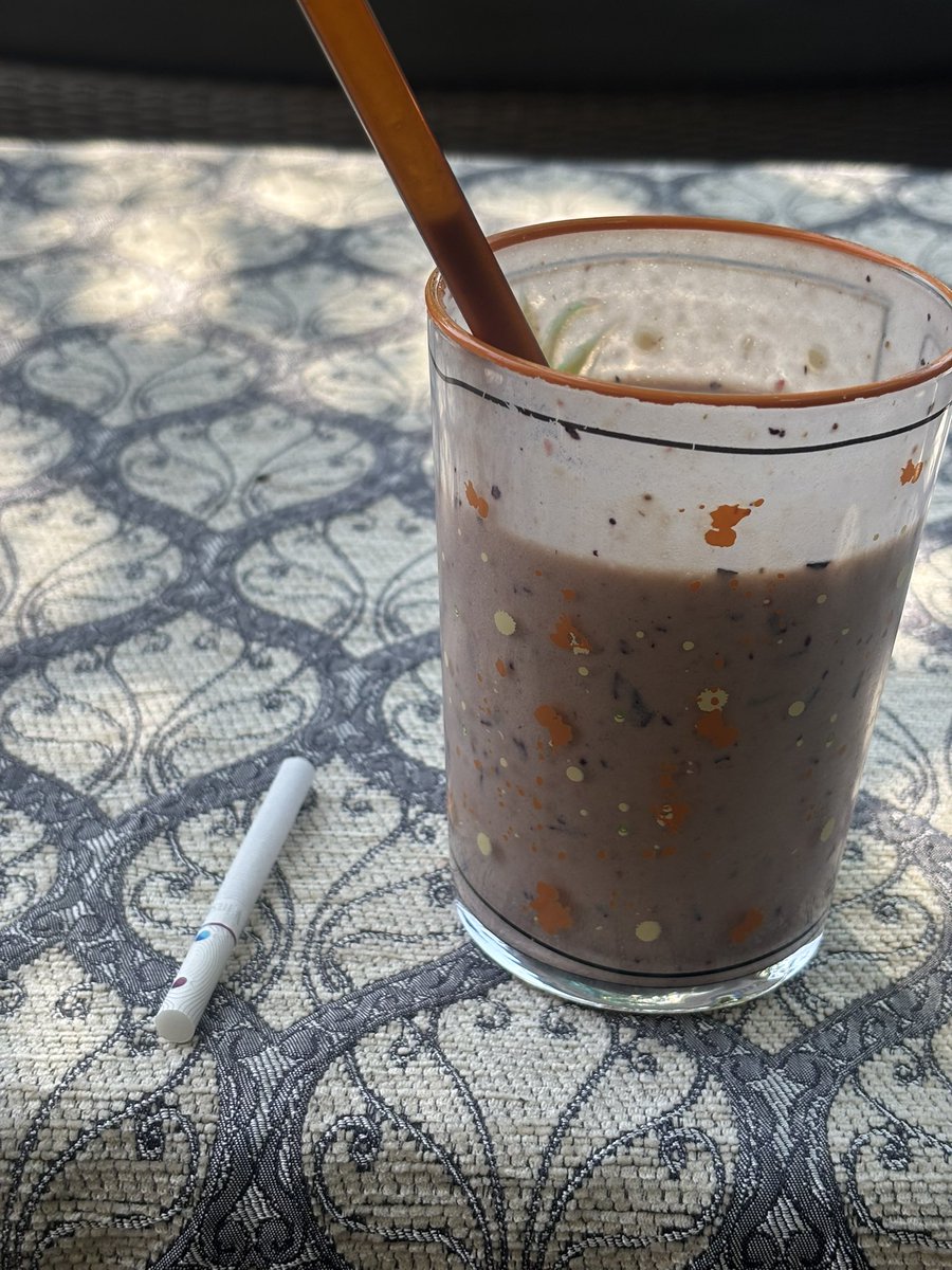 silllystar's tweet photo. breakfast 🙂‍↕️🙂‍↕️ (314 cals, protein powder smoothie) https://t.co/63Ahomba0h