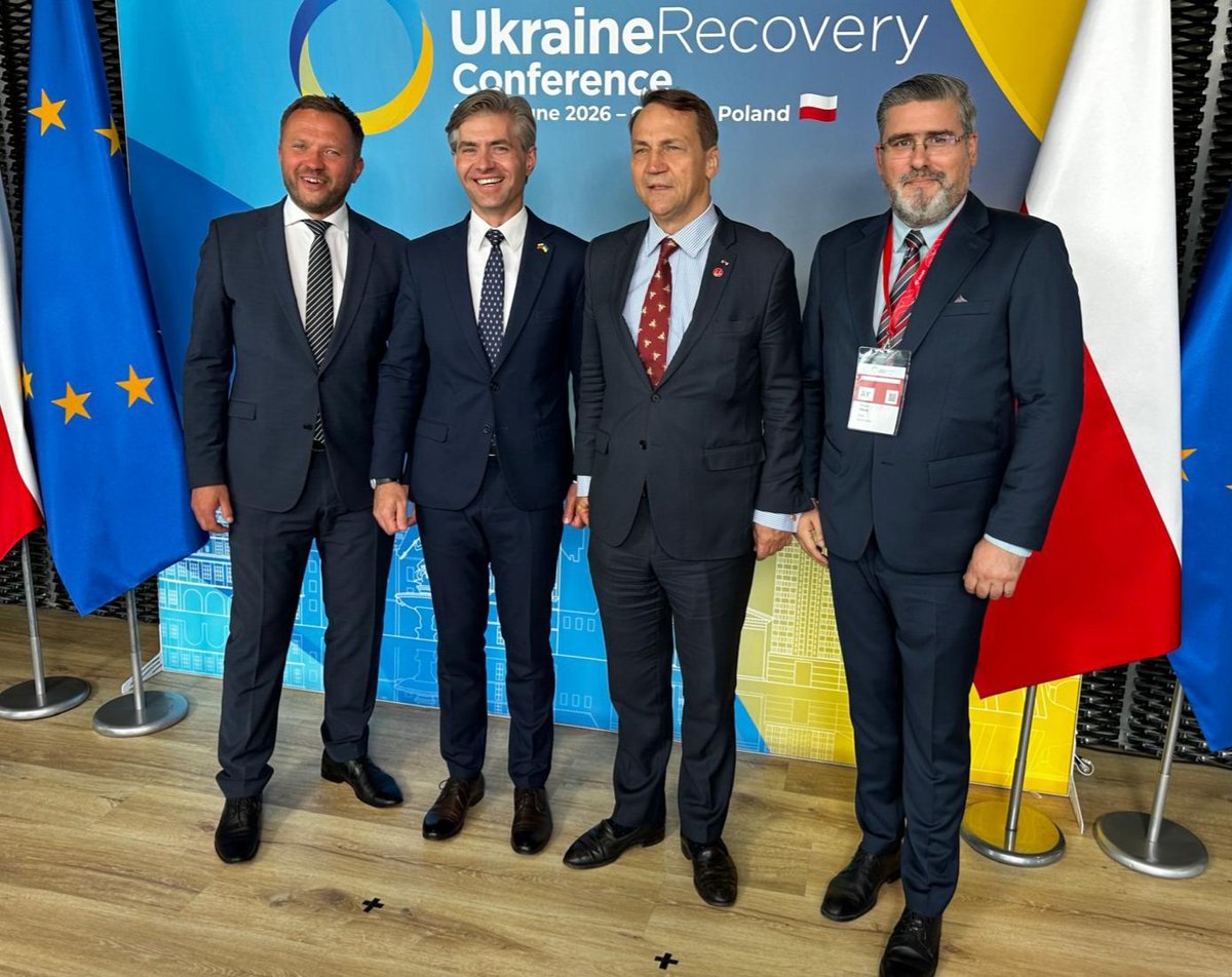 nstarovic's tweet photo. Today's #URC2026 was a great opportunity to catch up with valued colleagues @BudrysKestutis and @Tsahkna, hosted by @radeksikorski. Our partnership on the EU path remains essential for our shared European future. 🇷🇸🇵🇱🇱🇹🇪🇪 https://t.co/lRDBqpazjr