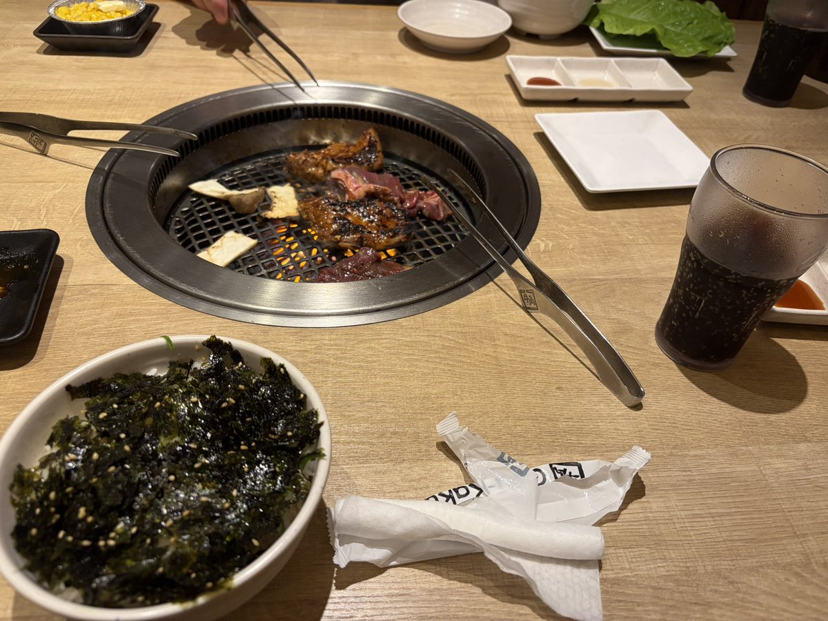 Basch_163's tweet photo. 昨日は記念日だったので焼肉食べてました🍖🍗🍴
いつもありがとうね〜！ https://t.co/XuDE9pGOac