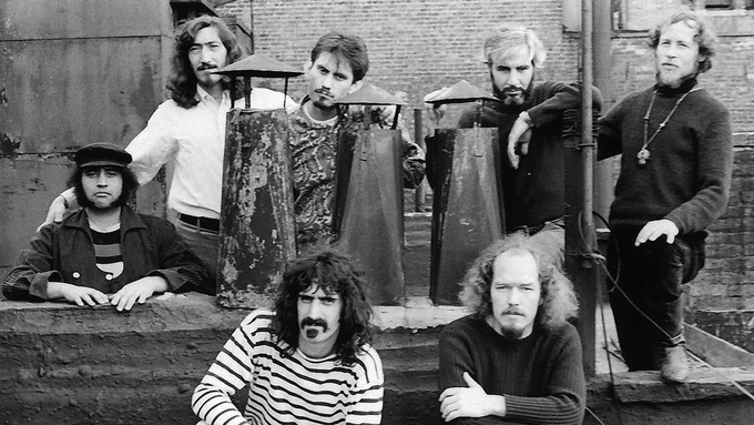 ProfesorJonk's tweet photo. Un día como hoy, en 1966, liderados por Frank Zappa, los Mothers of Invention publican su álbum debut "Freak Out!".
Tanto los críticos como los aficionados a la música se quedan perplejos ante lo que escucharon.
#Efemeride #FrankZappa #musica
https://t.co/UmB3f7uLGz https://t.co/j7NInkPywS