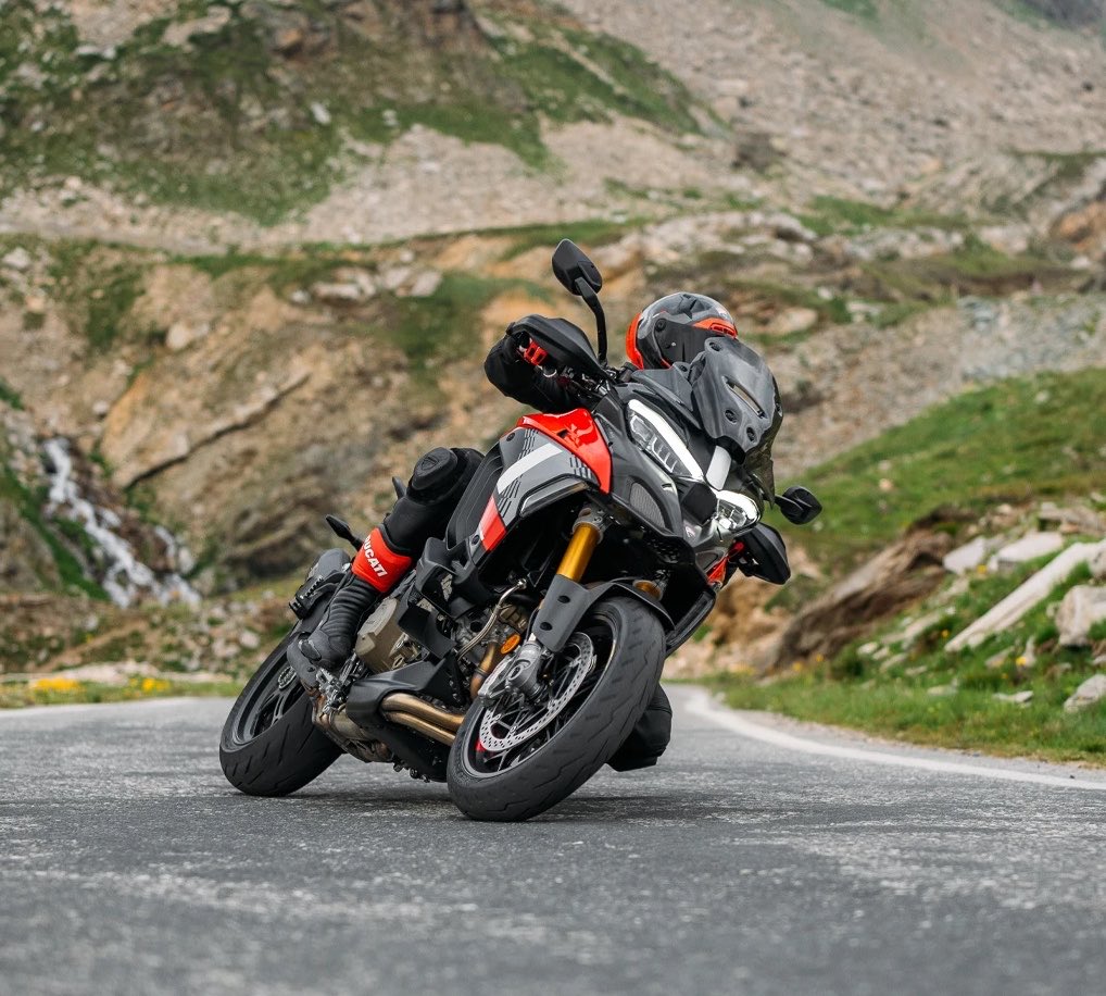 mac_tavish6's tweet photo. It’s either a closed door ceremony in a  mandir for me OR nothing at all…

Not gonna smoke 50 lakh for a pretentious financial cock measuring contest and feed ungrateful boomers.

Itne me ek Ducati Multistrada V4 aa jayegi, woh bhi Pikes Peak edition! https://t.co/yuYCUH5u4t