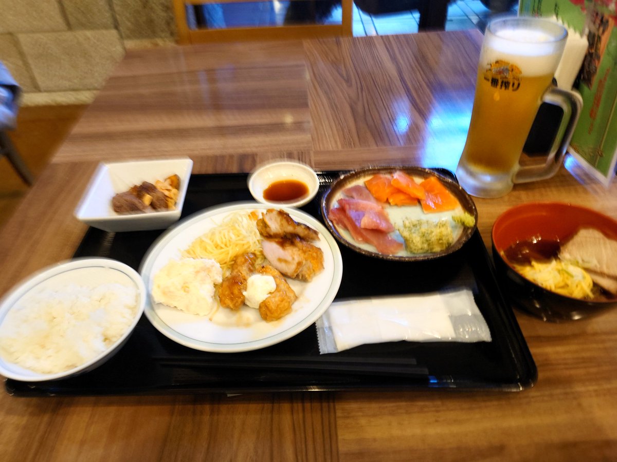 TsukuoX's tweet photo. 2日目のホテル飯開始��ャ https://t.co/Ulm0JLWu6H