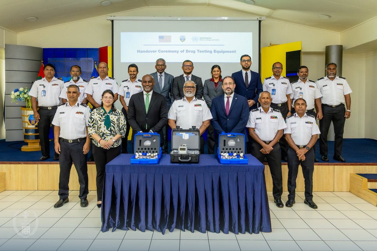 CustomsMv's tweet photo. Ahead of the International Day against Drug Abuse and Illicit Trafficking (26 June), the Maldives Customs Service received Drug Testing Equipment generously donated by UNODC, comprising 50 Drug Testing Kits and one FTIR Kit.

@UNODC https://t.co/rBx9D4Ce1V