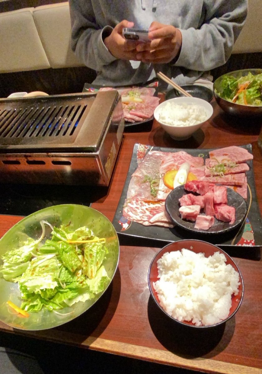FraudeurDuFisk's tweet photo. Pour avoir manger un bœuf de Kobe au JAPON et le Tasty crousty  je confirme avec certitude que Tasty crousty ÉTEINT la fraude de bœuf de Kobe https://t.co/Ghv1Sp1DFy