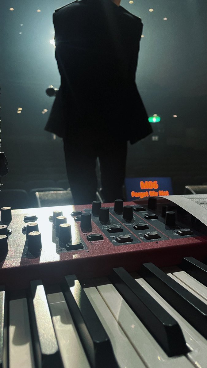 toruhorikoshi's tweet photo. 昨日もありがとうございました☻ 後ろで弾いてて気持ち良かった。最高でした。
1ヶ月ほどツアーと本番続きでしたが今日から5日ほどお休みです🏝️
#TRITOPS* https://t.co/LSrjOu9fOR