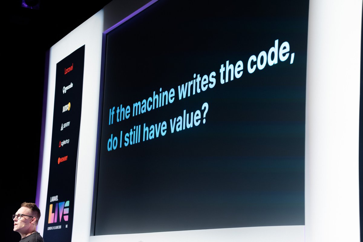 LaravelLiveUK's tweet photo. @aarondfrancis bringing the spice... https://t.co/5e6Pc4QdeZ