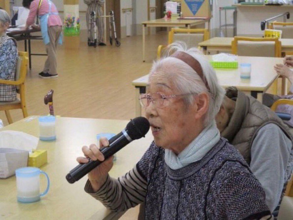 hirae_000's tweet photo. 金なさ過ぎて打ったパソコン〜🎶 https://t.co/pX2QyH8jxr