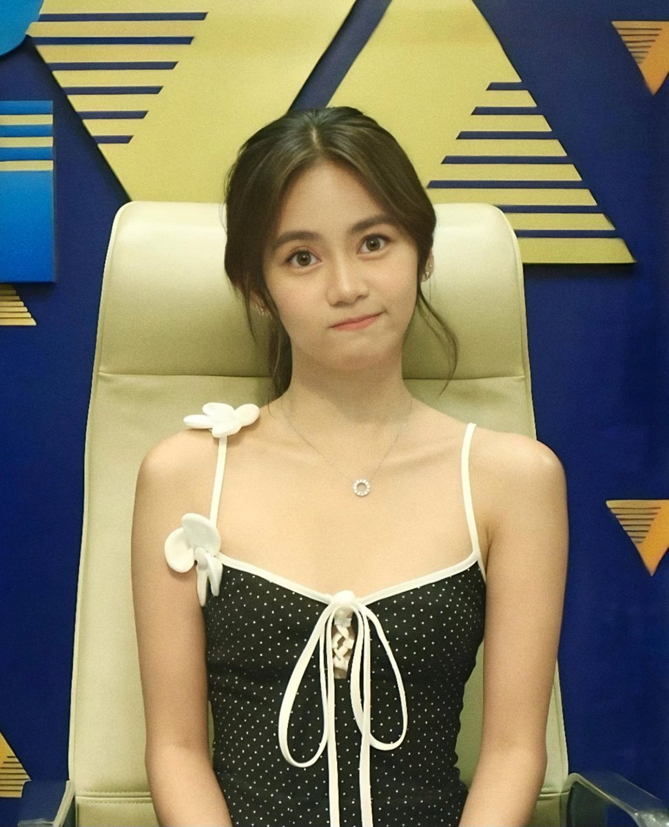 olvistine's tweet photo. such an endearing face i'm crying https://t.co/uf6yeSSoUg