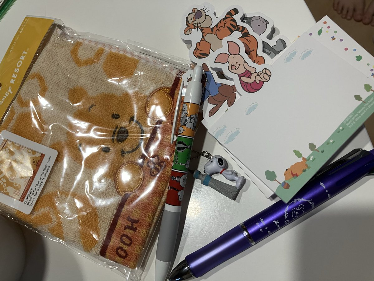 kippepoke's tweet photo. 娘が修学旅行で買ってきた物たち
実はこの中に一個で2000円もするやつがいる…💦 https://t.co/VBLpbJ31jy