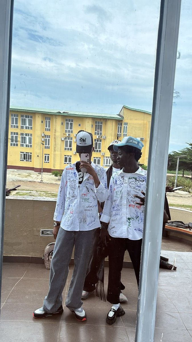 jawonlayA_'s tweet photo. Five years in Lasu 😂❤️ https://t.co/Tx9f8YZOWB