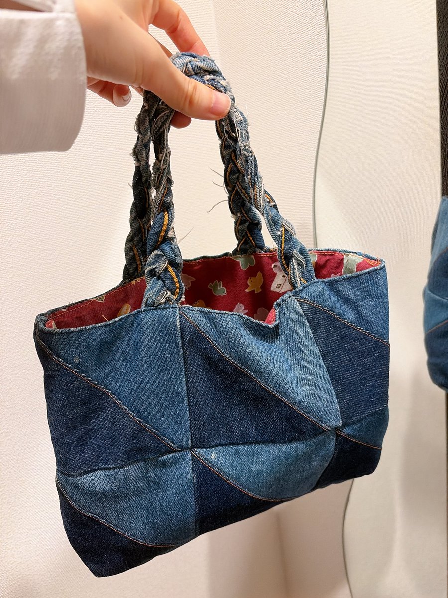 umbs19's tweet photo. ピラティス行くとき水筒と靴下入れて持ってく用バッグ
我が家で一番古いバッグだよ https://t.co/pYfd8CSaiR