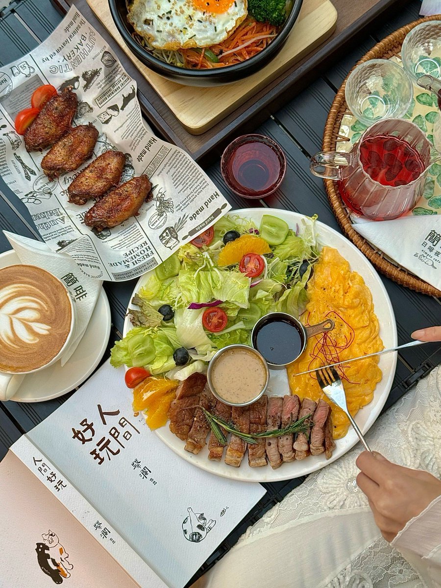 KellyScavenger's tweet photo. Café run with my bestie = the perfect midweek pick-me-up. Catching up over lattes and laughs hit different ， https://t.co/VOqdZj91fF