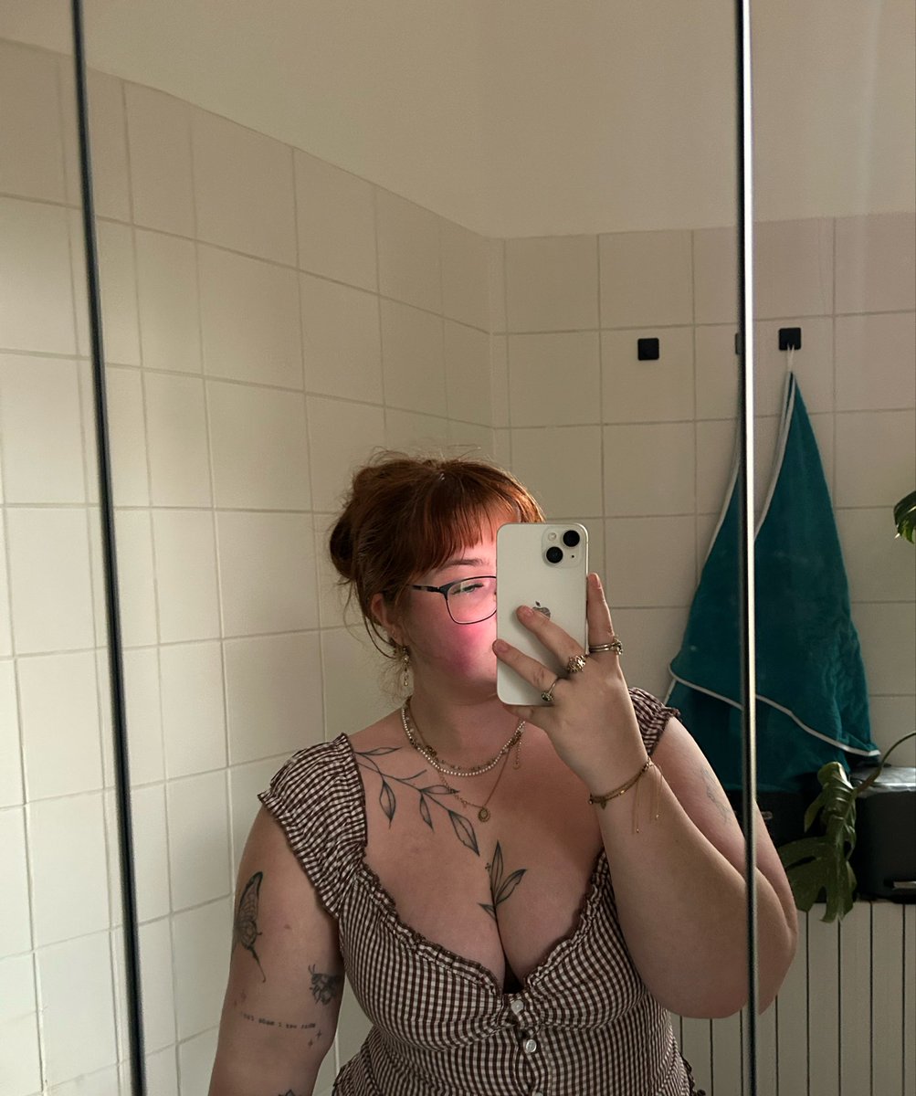 nell300320's tweet photo. gibt es hier auch richtige zahlschweine, die wirklich zahlen🥵
bezahlt eure herrin schnell😌

https://t.co/DJYA2t87KA

#findom #piggy #zahlschwein #zahlsklave #loser https://t.co/xEMuucZgRm