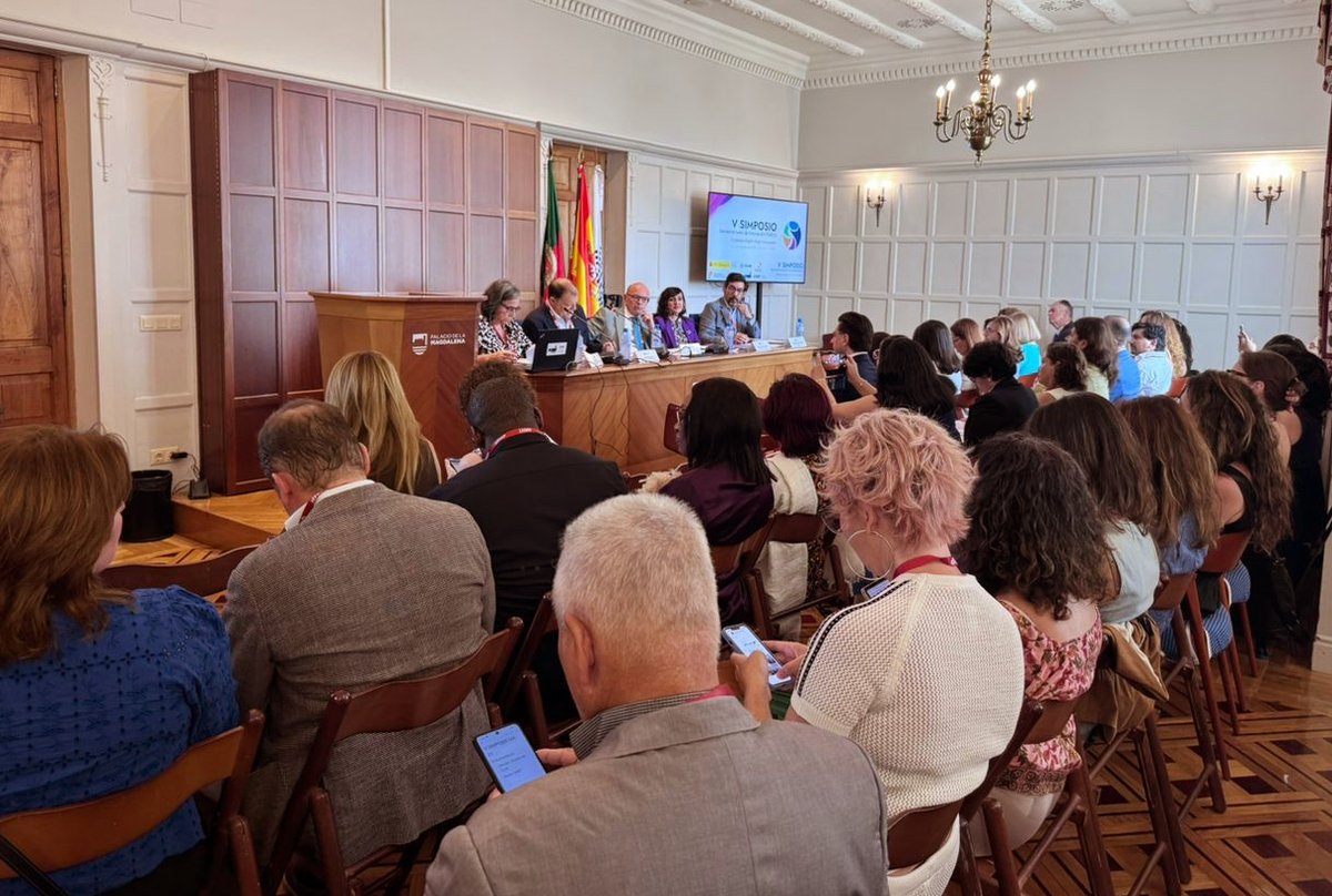 INAP_ES's tweet photo. 📍Santander acoge el V Simposio Iberoamericano de Innovación Pública: “Ciudadanía Digital: Mujer e Innovación”, organizado por el #INAP junto al @CLAD_Org y el #INA
💡#Innovaciónpública, transformación digital, #IA e igualdad desde una mirada iberoamericana
#CiudadaniaDigital https://t.co/cZiUGrb45a