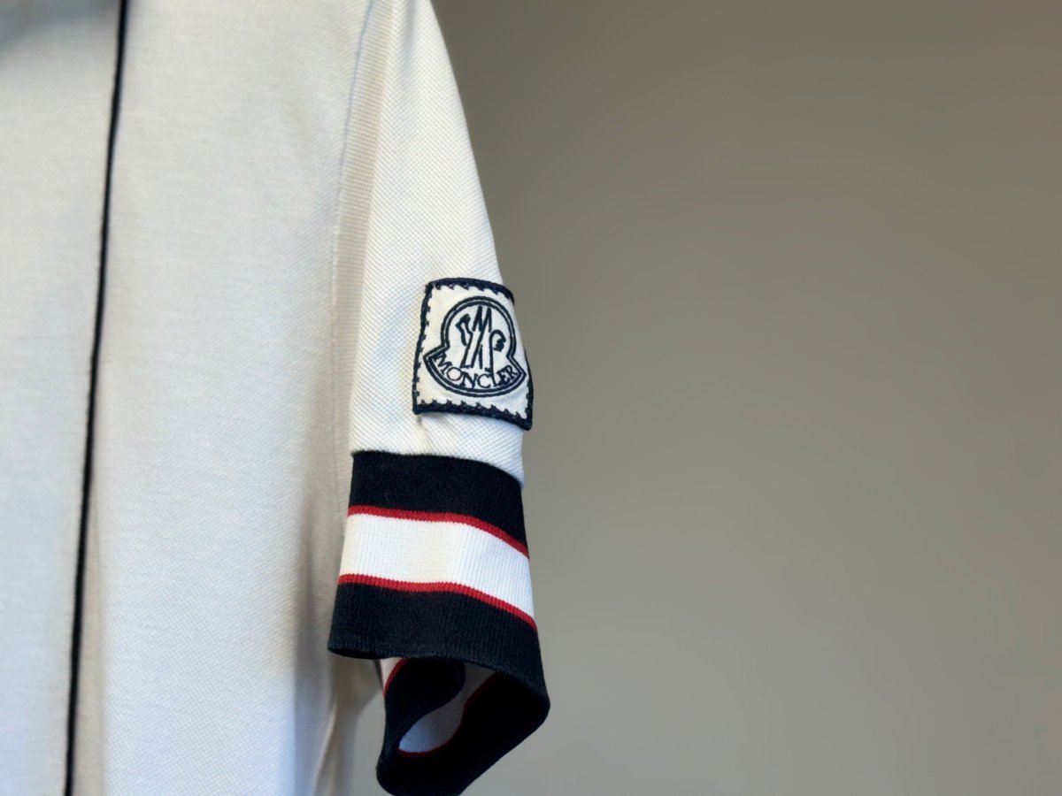 オンライン新入荷 【special price】moncler gamme bleu polo shirt