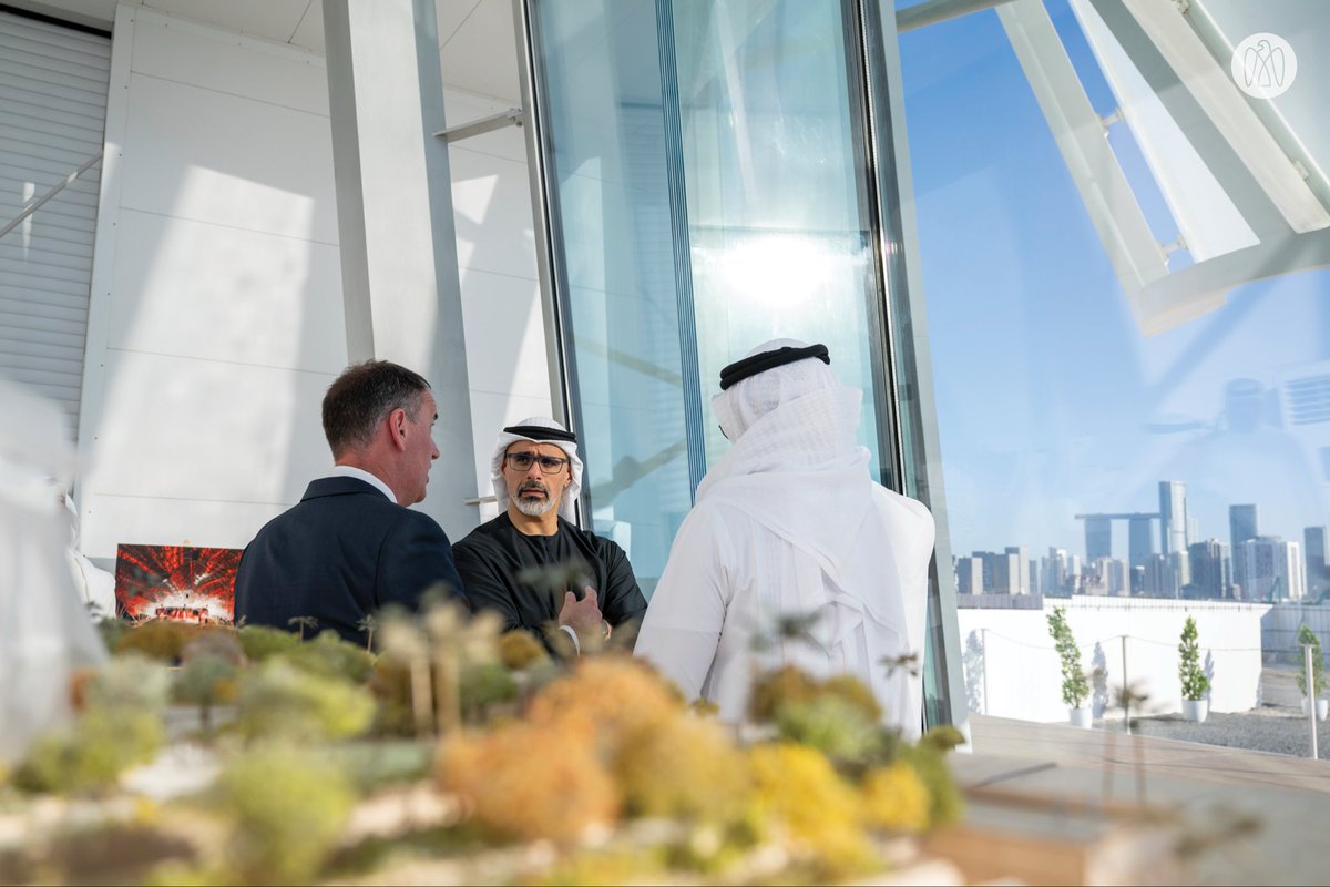 ADMediaOffice's tweet photo. خالد بن محمد بن زايد يشهد إطلاق مشروع "دار الفنون أبوظبي" بالقرب من المنطقة الثقافية بالسعديات في أبوظبي؛ وسموّه يطلع على الرؤية المعمارية للمشروع ومراحل تنفيذه، وما يتضمنه من مرافق وتجهيزات صُممت وفق أعلى المعايير العالمية لاستضافة أبرز الإنتاجات الفنية الدولية. https://t.co/X6ojQarPHQ