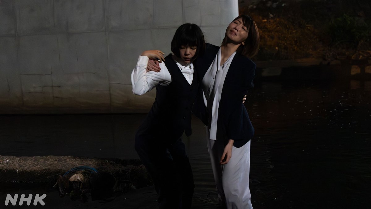 nhk_dramas's tweet photo. 🌙#夜ドラ【#ミッドナイトタクシー】🚕
月曜から木曜 夜10:45〜11:00

川に入って行った女性を見かけた象子と麗華
放っておくこともできず…

この女性、あの時の―

#礼真琴
#古川琴音

📺NHK ONEで見逃し配信中
https://t.co/ZK3v7dsGc0 https://t.co/1bbZjxQ5r4