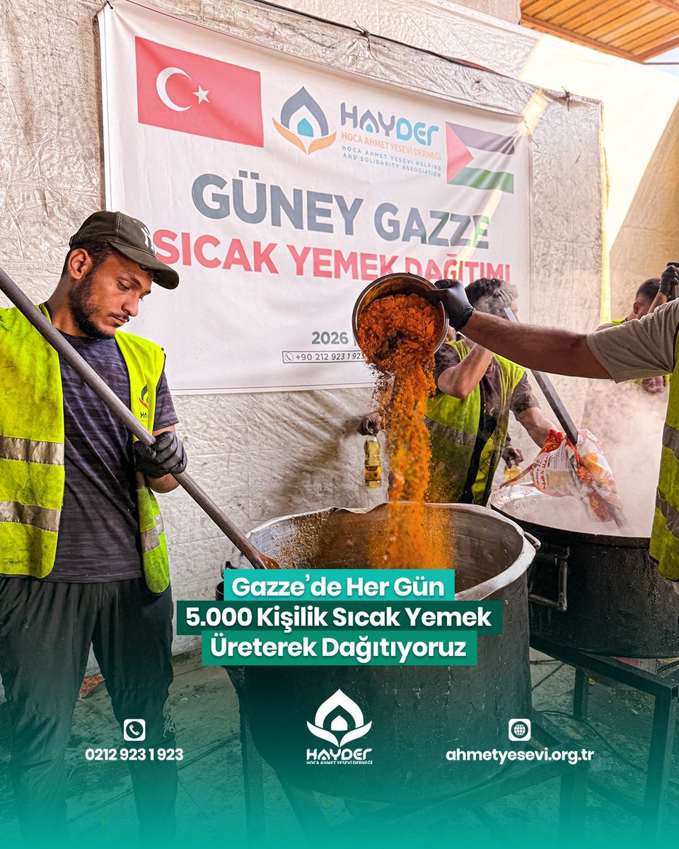 ahmetyesevider's tweet photo. Gazze'de Her Gün 5.000 Kişilik Sıcak Yemek Çıkarıyoruz! 🇹🇷🇵🇸

📌 Gazze’nin hem güneyinde hem de kuzeyinde, zor şartlar altında yaşam mücadelesi veren kardeşlerimizi yalnız bırakmıyoruz. Kurduğumuz aşevlerimizde her gün 5.000 kişilik sıcak yemek üretiyor ve mazlum kardeşlerimize dağıtıyoruz.

🍛 Bir öğün yemek bedeli 90 TL

📲 GAZZE yaz, 7153'e gönder, 90 TL bağışla

☎️ 0212 923 1 923
🔗 Gazze Yemek Online Bağış: https://t.co/PVdxVqcmc2 

#Gazze #Gaza #Filistin #Palestine
