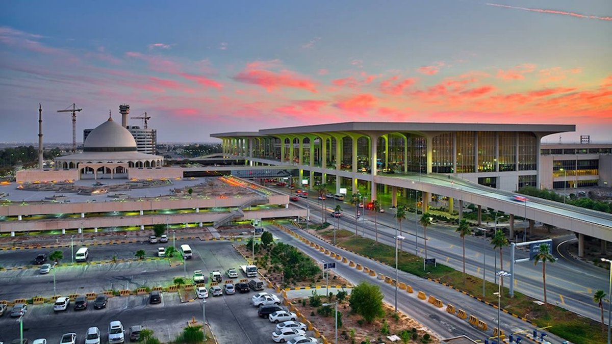 defimediainfo's tweet photo. À l’aéroport de Dammam : le Mauricien arrêté avec de la drogue était à sa troisième visite en Arabie saoudite https://t.co/uKUufH0RbL #Drogue #ArabieSaoudite #Dammam #DrogueIllegale #Arrestation https://t.co/FcPhs6n50z