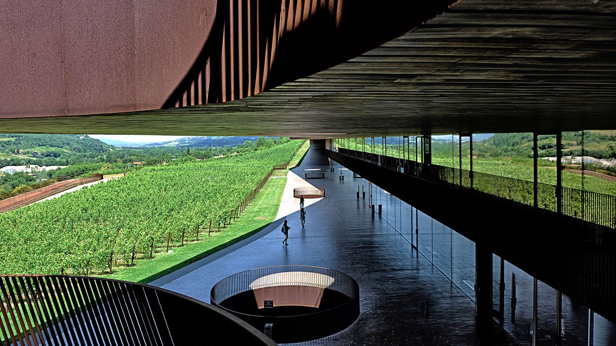 VisitTuscany's tweet photo. Enjoy an exceptional journey through three distinct #Chianti settings, exploring the legacy of the #Antinori family and other wonders of #Tuscany.
Book now: https://t.co/ynxystmxca https://t.co/lRatNvy0M1