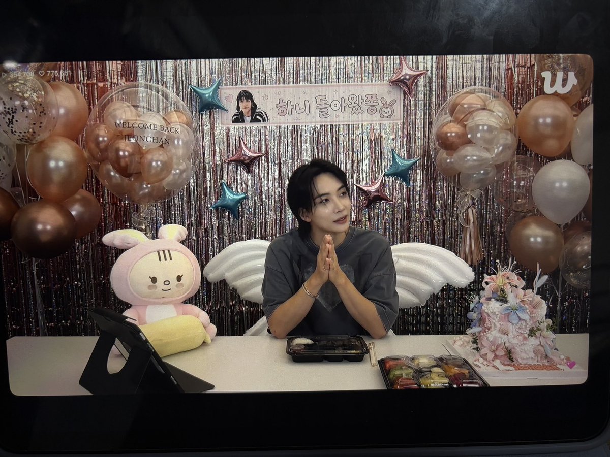 micheleeee0p's tweet photo. UMIIYAK NA KOOO 😭😭😭😭 NAMISS KITA SUPER SO MUCHHH JEONGHAN https://t.co/FIbZdmo9cn