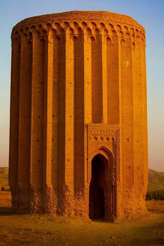 andreas_nigbur's tweet photo. Travel back in time to Ray, Iran, where a 1,000-year-old wonder still stands proudly: the Tower of Togrol. Since 1063 AD, this brick sentinel has risen 20 meters above the desert plain, combining ingenious engineering with a captivating legend.

Some historians believe it houses the tomb of Togrol Beg, the powerful founder of the Seljuk dynasty. Others claim it served as a beacon for Silk Road caravans, its silhouette cutting through the fog and guiding travelers under the moonlit sky.

The true wonder, however, lies in its form: a smooth inner cylinder 11 meters in diameter, surrounded by a 24-sided outer ring 16 meters in diameter. This daring geometry not only reinforces the tower's stability during earthquakes but also transforms the monument into a gigantic sundial—the shadow of each spire marks the hour of the day.

Almost a thousand years later, the Tower of Togrol still marks the time after sunrise – a testament to the old masters who combined astronomy, spirituality and architectural courage under one roof of brick and sarud.