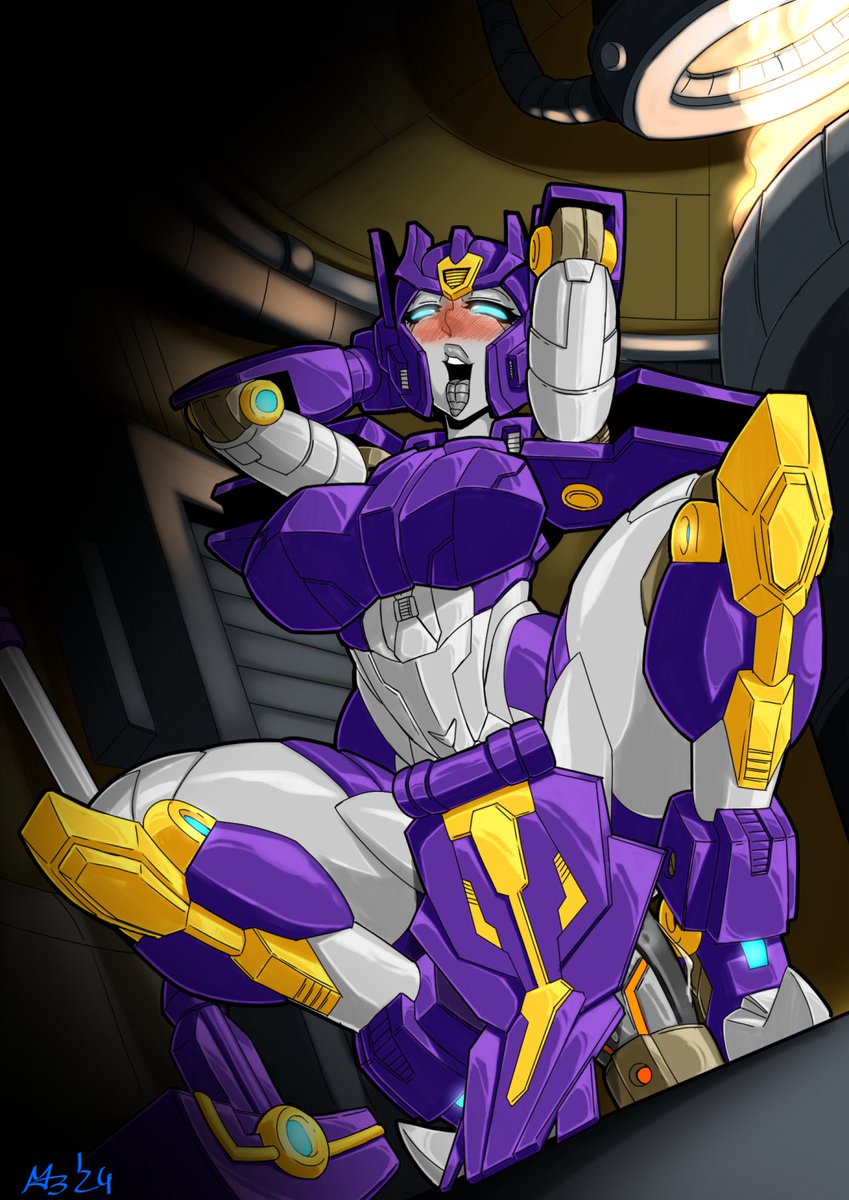 mommyspybot's tweet photo. Solus Prime, yes, the Solus! She’s our second-in-command and weapons expert. We found her alive, frozen in time. We fixed her up, and now she happily spends her time being laid back. She makes and repairs our weapons, and it still feels unreal that she’s on our team. Total Milf https://t.co/TzpyHYM4qL