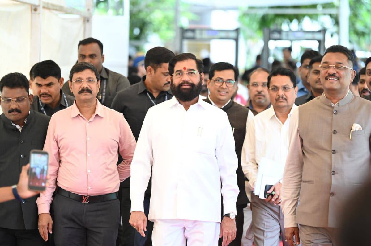 mieknathshinde's tweet photo. 📍 #मुंबई |

विधिमंडळाचे पावसाळी अधिवेशन - २०२६. दिवस चौथा.
 
#Mumbai #MonsoonSession2026 #Maharashtra #EknathShinde https://t.co/FMtfX4tfJS