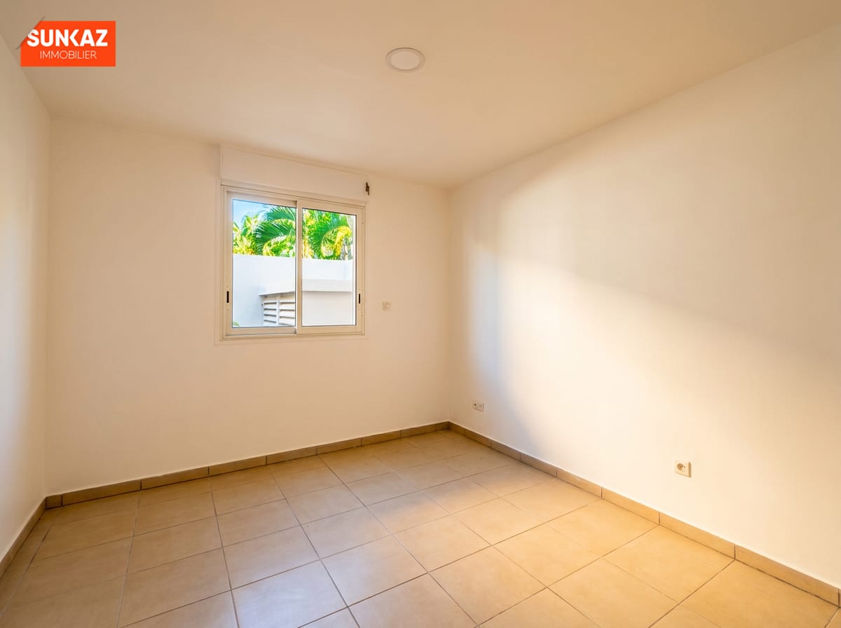 SUNKAZ's tweet photo. ✨ Nouveau | À vendre | SAINT PIERRE 📍

▪ Appartement
▪ 2 pièce(s)
▪ 57 m²
▪ 210000€
https://t.co/OAaqFnbPuL
Visite virtuelle : https://t.co/hoeTtvZcRJ

Retrouvez toutes les informations sur ce bien ⬇ (...) https://t.co/E09OpEopHu