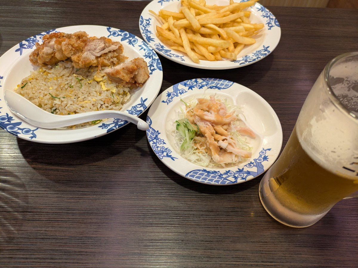 braveryouma's tweet photo. ちびっちょとご飯食べると、わんぱく飯 https://t.co/1UZXpmMs1h