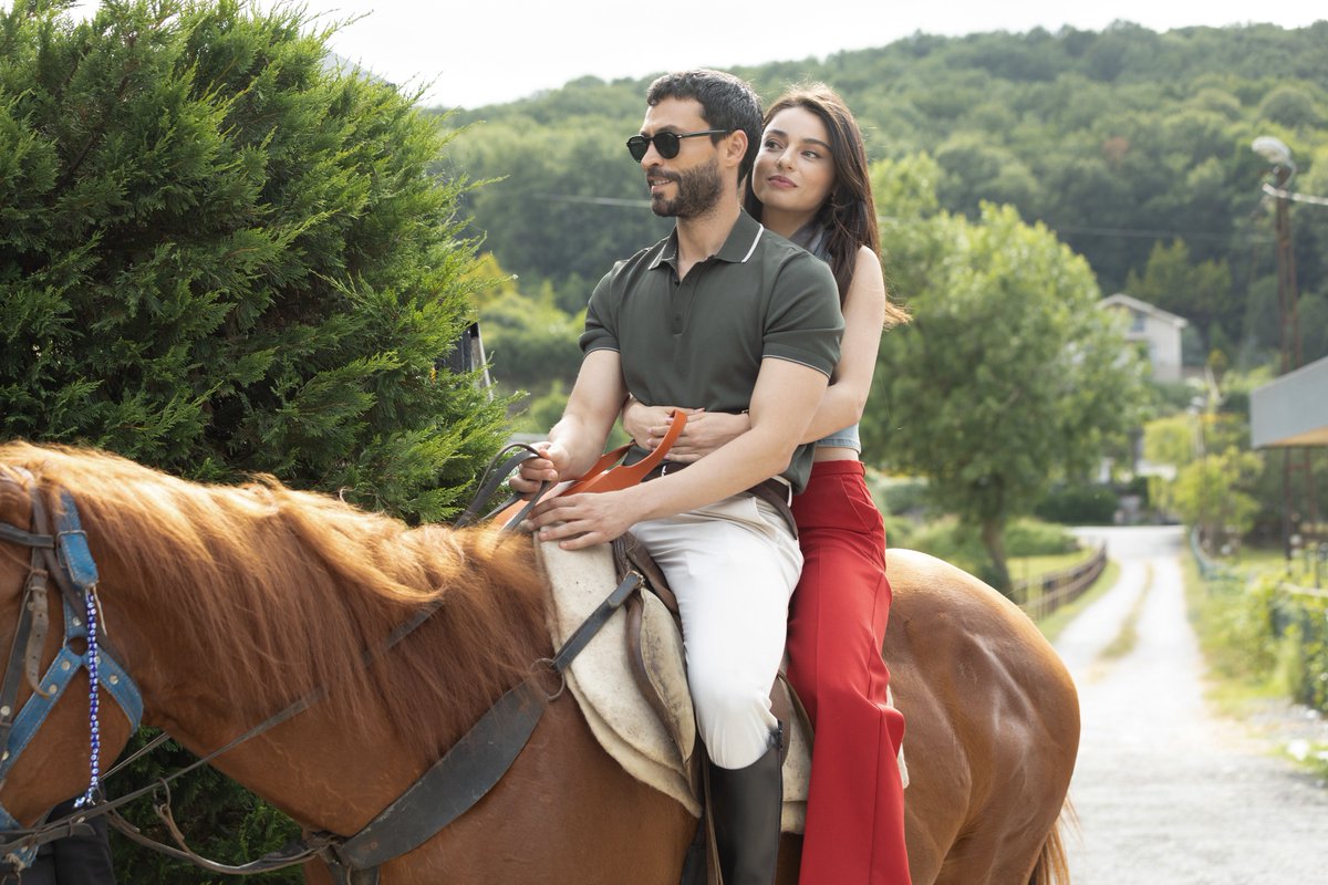 muhtemelaskdizi's tweet photo. @kasarisqueen @ShowTV Gelir tabii 🩵 https://t.co/nZ8Hr3XKR3