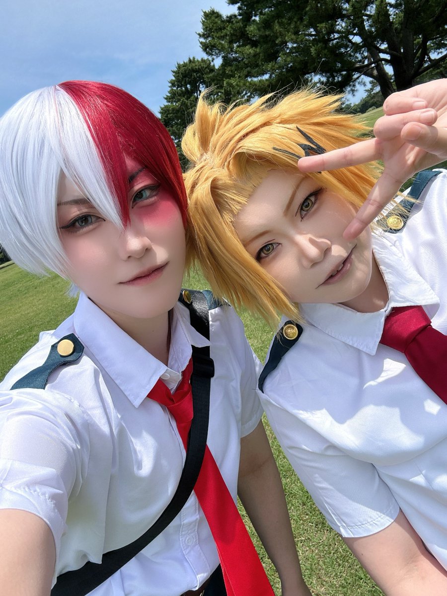 kasanashi_'s tweet photo. 先日のhrak併せ②
光属性のお二人とツーショ撮らせていただきました😭🙏💕
きゃわいいお茶子ちゃんとイケギャルでんぴがほんまにマブすぎる……お天気も相まってお二人の周りは間違いなく発光してました…☀️

ありがとうございました♡

麗日 いぶ(@ibu_nossem )ちゃん
上鳴 すず(@suzu_5unatu )さん https://t.co/Q1Q7YDwAIo