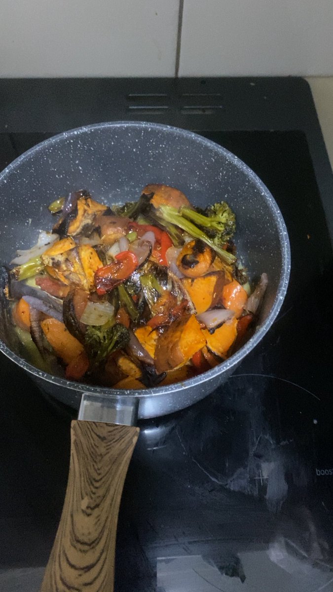 pemus27's tweet photo. i was told that i’m at risk of impaired liver fuction. 
so i’m fucking veggiemaxxing. 6 veg soup https://t.co/9m1TO15tpJ