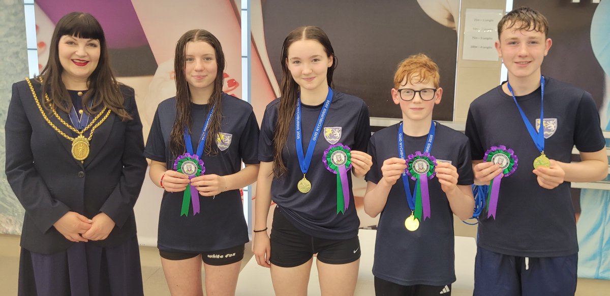 WallaceHallSch's tweet photo. Congratulations to the mixed swimming team who competed in the 4 x 200m freestyle relay at the recent Guid Nychburris gala.  

They performed exceptionally well swimming alongside pupils who were in S6 and were awarded gold medals in the S1 - S2 category. https://t.co/2tyb8mAQI5