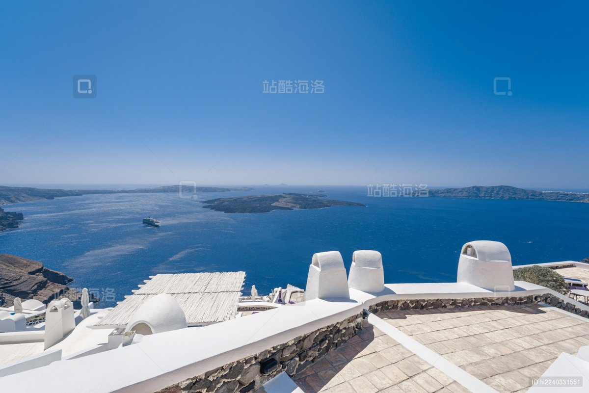 Gula73684342's tweet photo. Chasing the golden sunset over Santorini’s white-washed cliffs today—this view never gets old, just gets better with every sip of local wine. https://t.co/NFGEkXkmTl