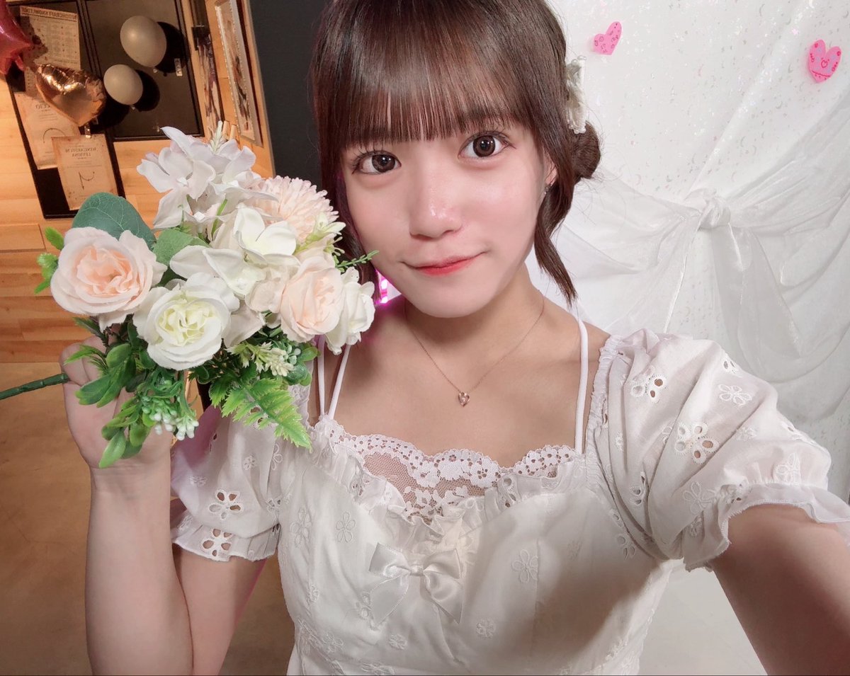 tmg_futaba's tweet photo. ジューンブライドいます！！

19:00~23:00だよ！！
初めて白いワンピースかも！みんな雨だけど待ってるよー！！😭😭

https://t.co/ehZ73tb0bg https://t.co/H0sFswTgI7