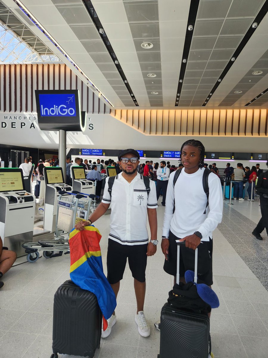 FrankMwaka's tweet photo. Direction Atlanta, aux USA, pour apporter notre soutien ,avec mon fils (en pleine formation à l’école du patriotisme) aux Léopards de la RDC. Makila e gangi… Comme lors des matchs de barrage au Maroc, j’espère que ma petite présence portera chance aux Léopards contre l’Ouzbékistan.