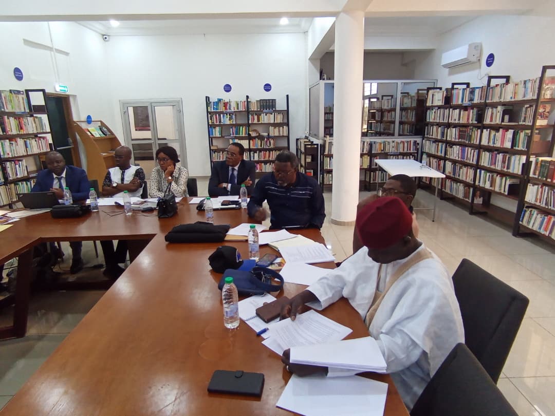 EscgYaounde's tweet photo. Jour 2 de la Master Class Jacques Igalens en cours ! Travaux en atelier de 09h à 12h : application pratique des outils RSE et audit sociétal adaptés au Cameroun. Très belle énergie dans la salle. 🇨🇲 https://t.co/cweMo0uikz