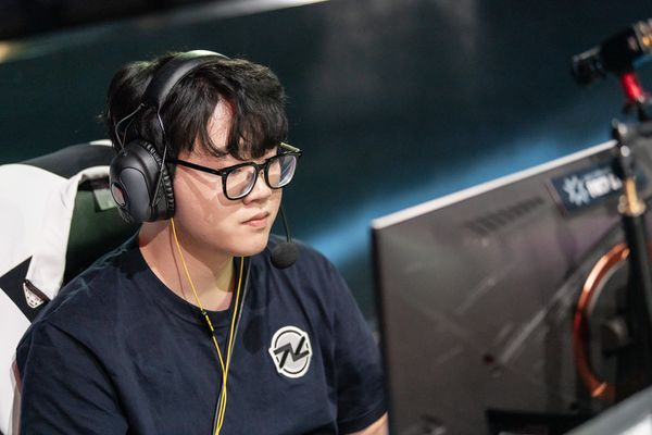 PolymarketVAL's tweet photo. SOURCES: Gen.G are making two changes ahead of VCT Pacific Stage 2. 

Efina is joining as the new Initiator, and RaxcaL is being promoted from the academy. 

Lakia and ZynX are being benched. Gen.G also reportedly considered replacing Ash but trials failed.

[@Sheep_VALORANT] https://t.co/tG7pUIuWvR